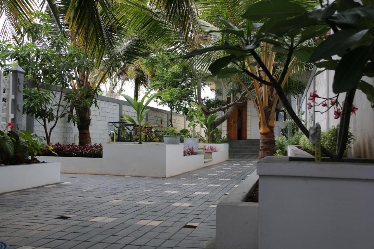 Surf'N Lanka - Surf School Hotel Weligama Exterior foto
