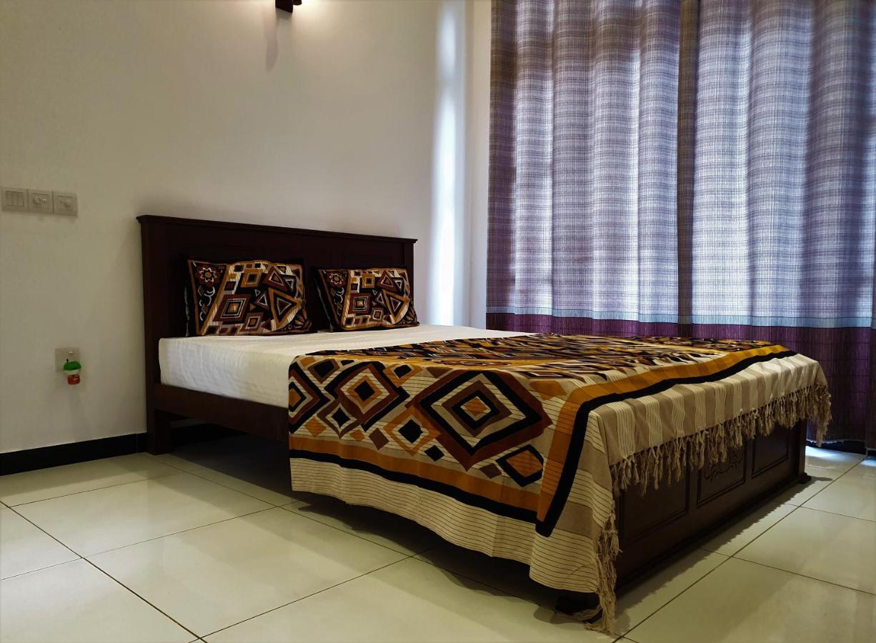 Surf'N Lanka - Surf School Hotel Weligama Exterior foto
