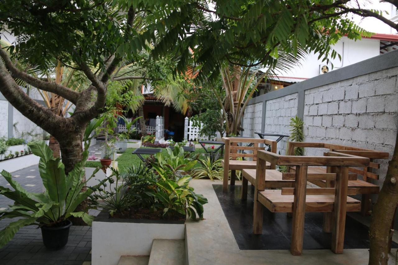 Surf'N Lanka - Surf School Hotel Weligama Exterior foto