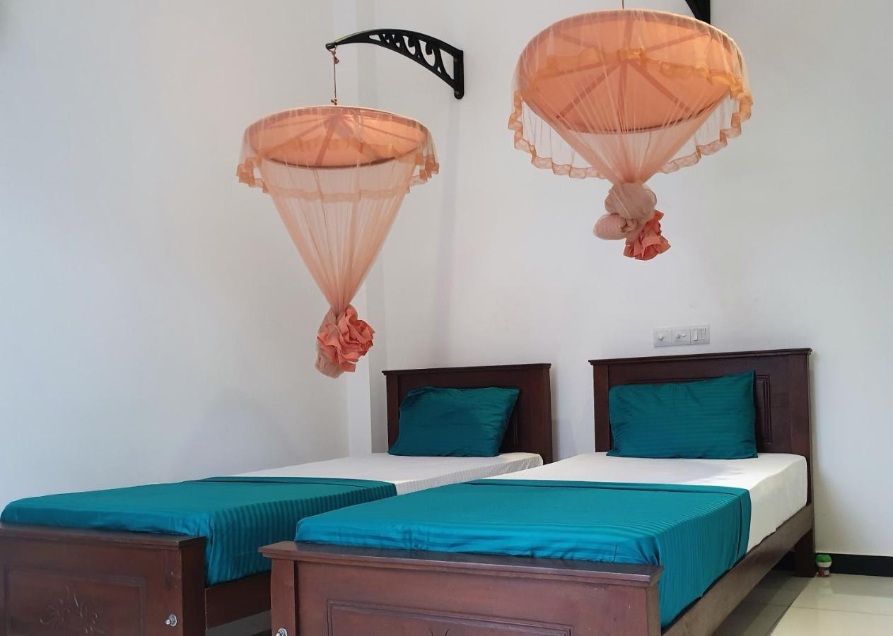 Surf'N Lanka - Surf School Hotel Weligama Exterior foto